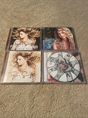 🩷Taylor Swift CDs — Beige, Gold & Multicolor Album Set🩷